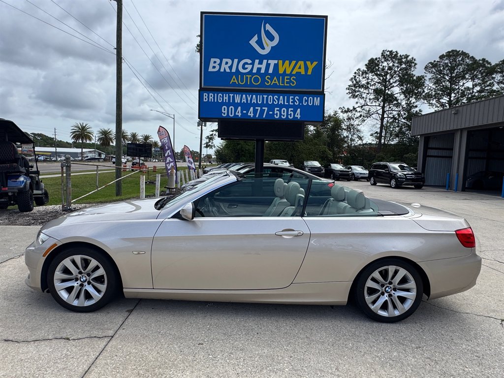 Used 2012 BMW 328i Convertible RWD image 2