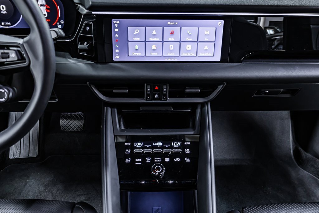 Certified 2025 Porsche Macan Electric image 15