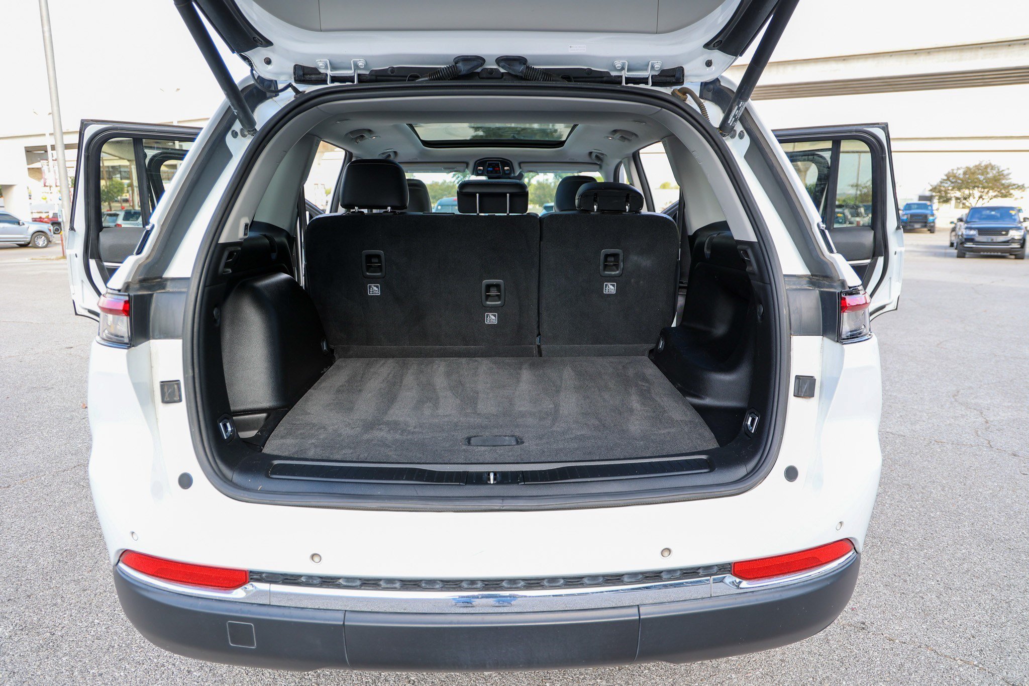 Used 2022 Jeep Grand Cherokee Limited w/ MOPAR Finishing Package RWD image 36