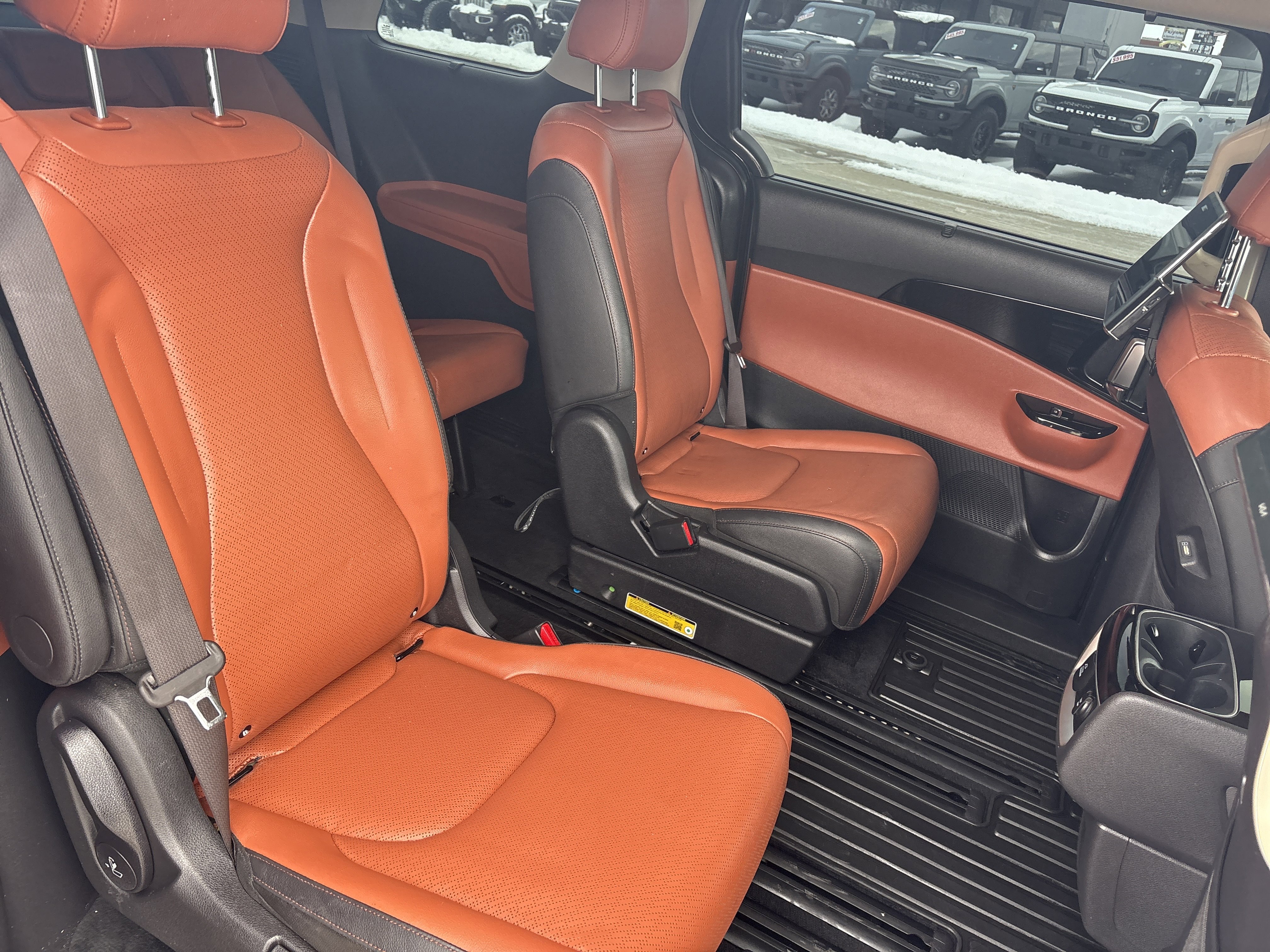 Used 2024 Kia Carnival SX Prestige image 8