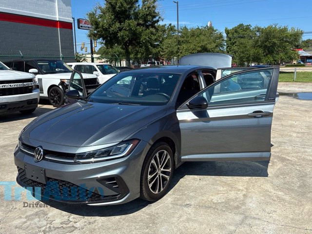 Used 2025 Volkswagen Jetta Sport FWD image 13