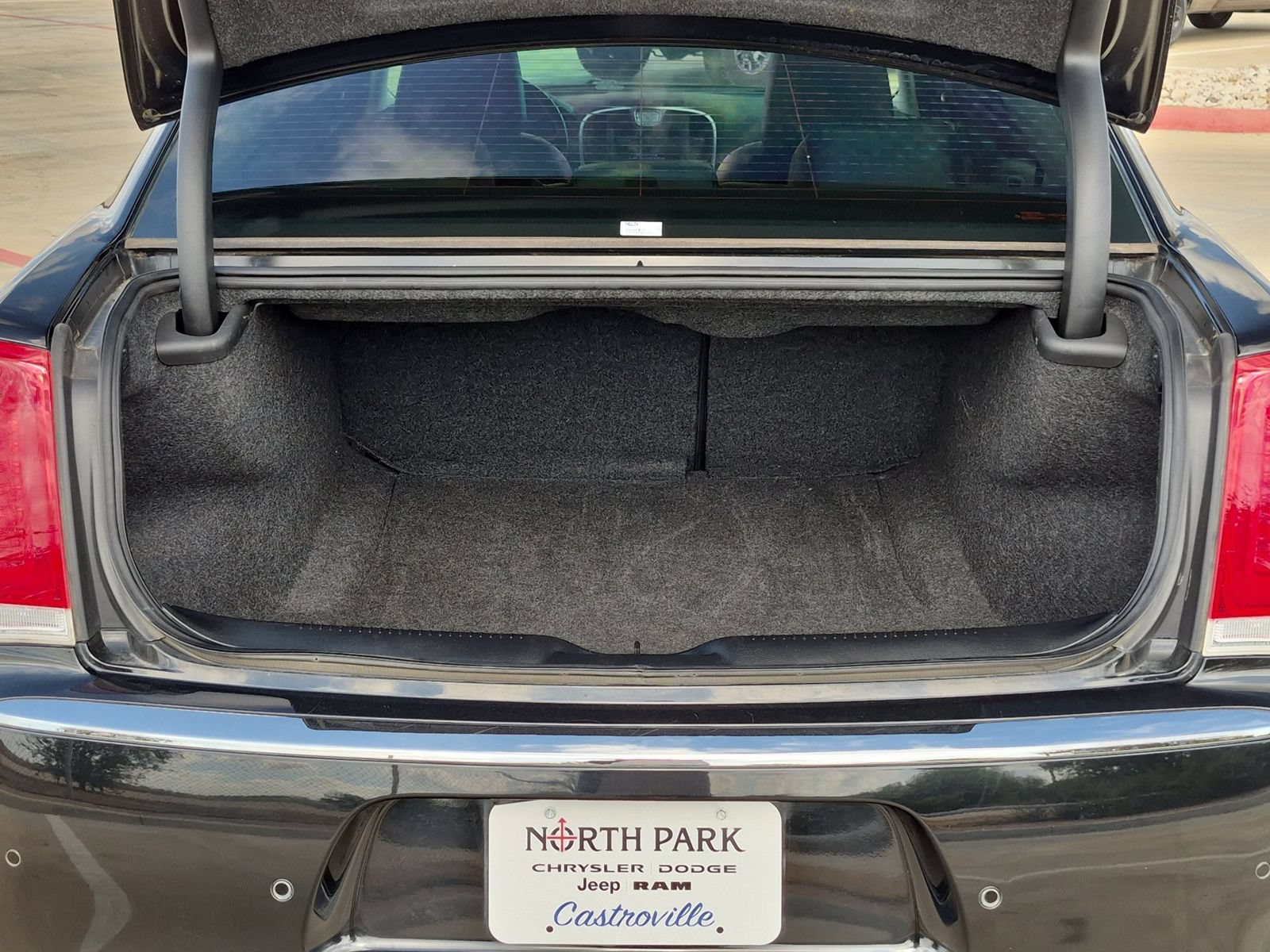 Used 2021 Chrysler 300 Touring L AWD/4WD image 26
