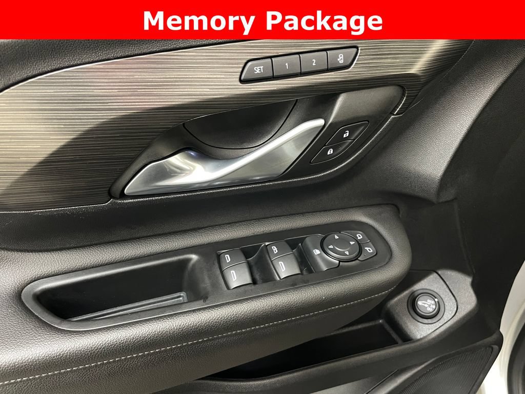 Used 2022 GMC Terrain SLT w/ Infotainment Package II AWD/4WD image 9