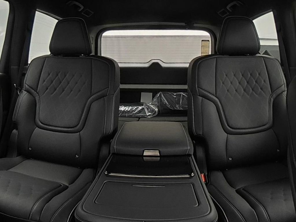 New 2026 INFINITI QX80 Autograph w/ Premium Cargo Package image 23