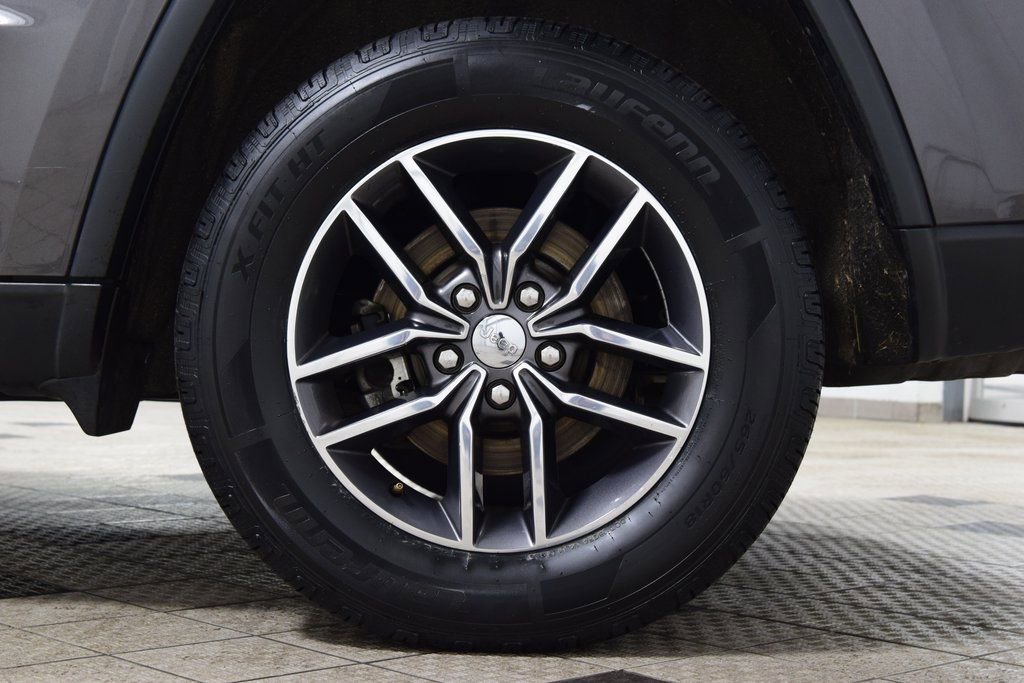 Used 2017 Jeep Grand Cherokee Limited image 28