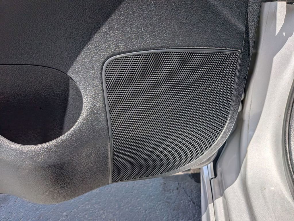 Used 2013 Nissan Sentra SR FWD image 33