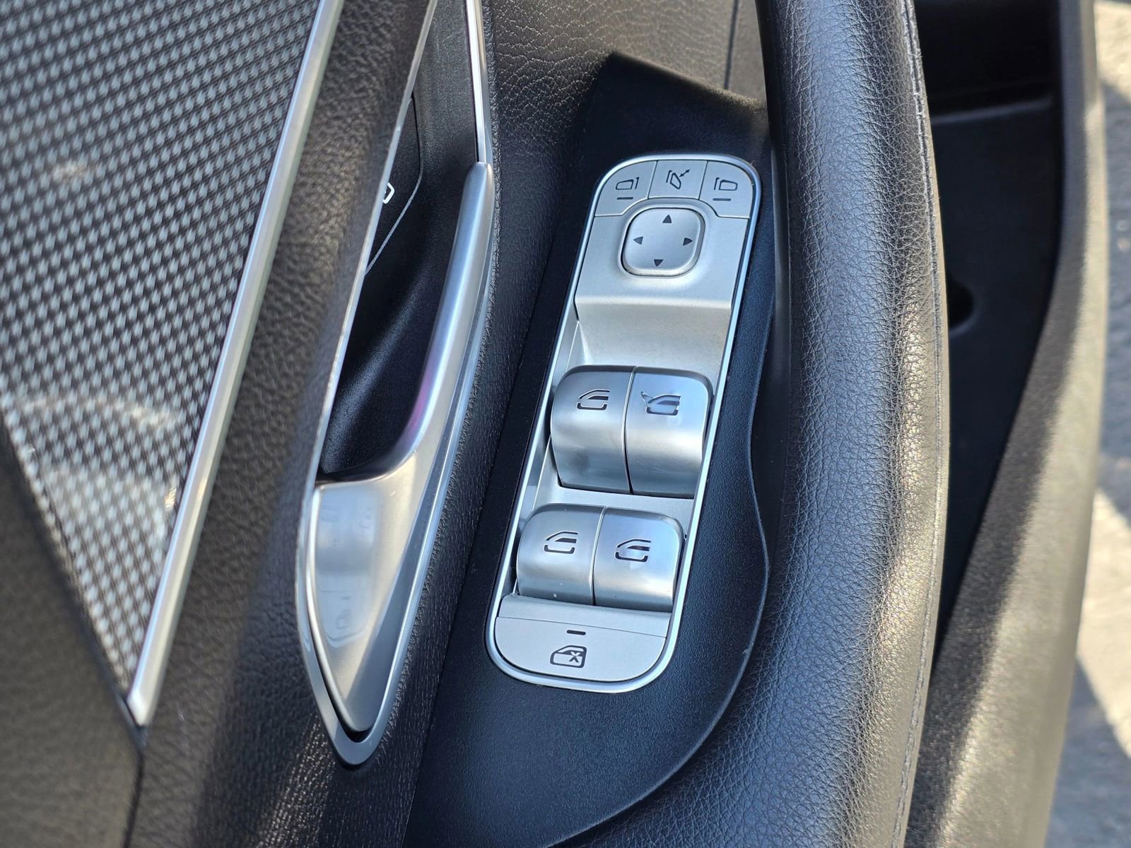 Used 2020 Mercedes-Benz GLE 350 4MATIC image 22