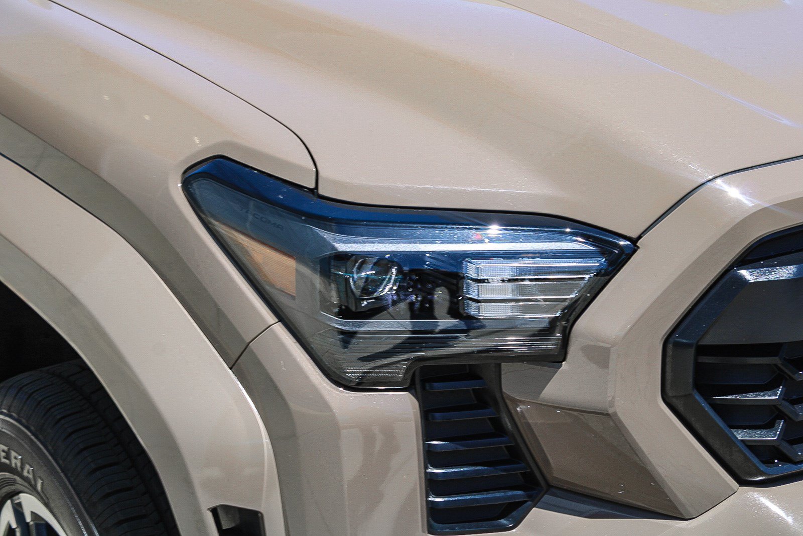 Certified 2026 Toyota Tacoma TRD Sport AWD/4WD image 5