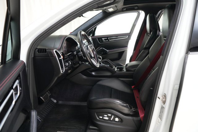 Used 2021 Porsche Cayenne GTS AWD/4WD image 39