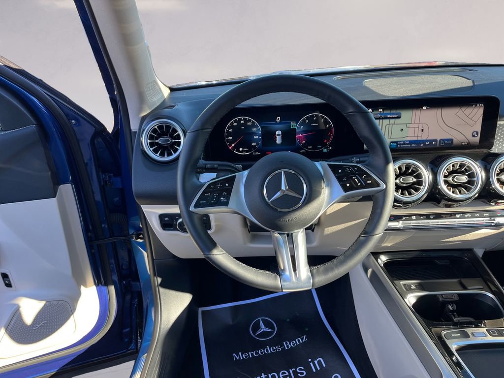 Certified 2025 Mercedes-Benz GLB 250 4MATIC image 11