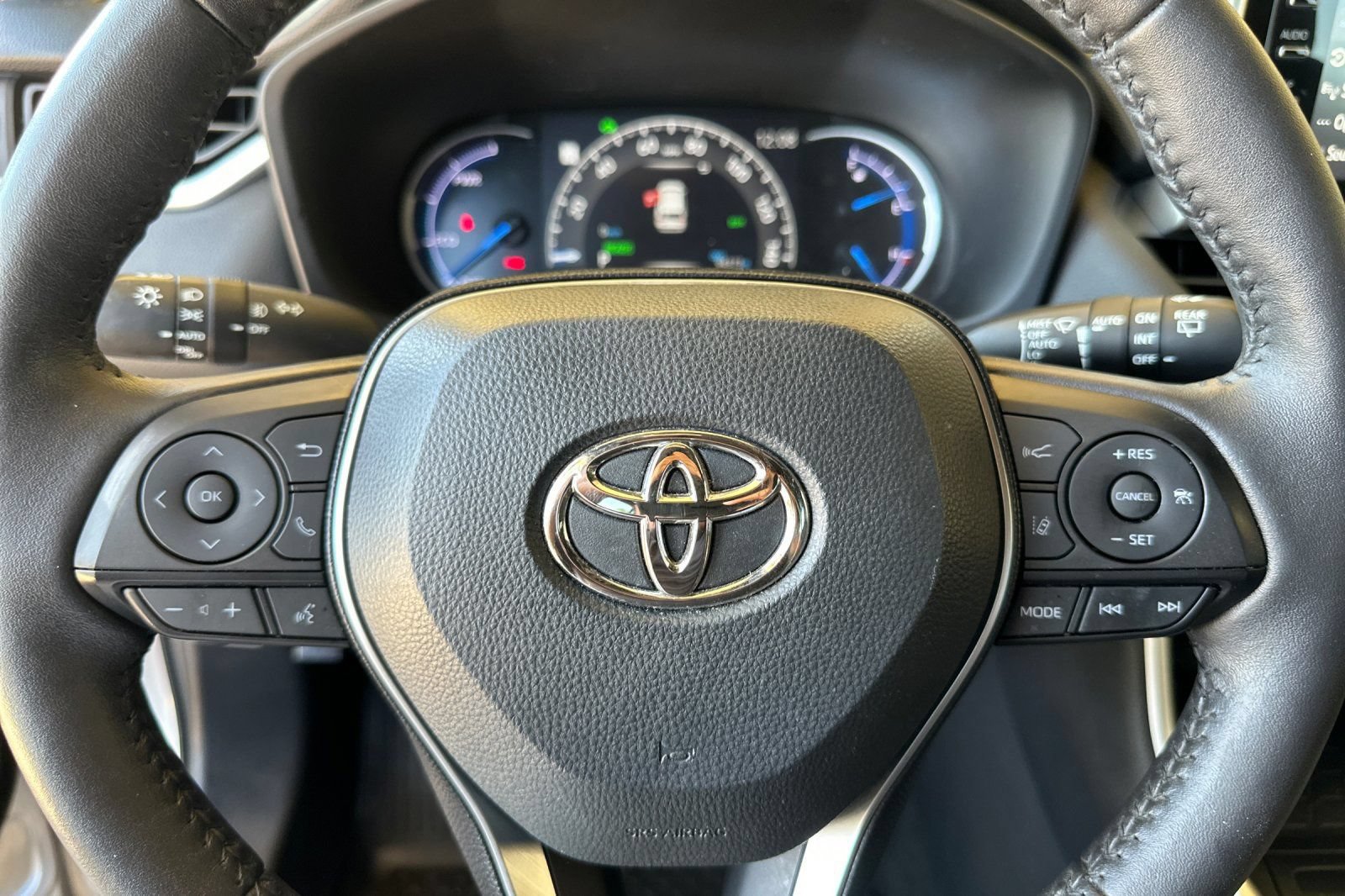 Used 2021 Toyota RAV4 XSE w/ XSE Grade Weather Package AWD/4WD image 24