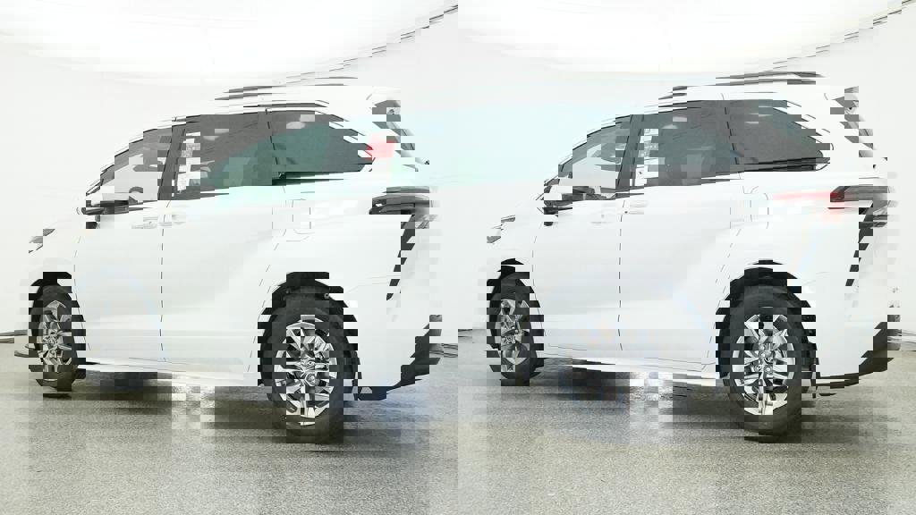 New 2026 Toyota Sienna XLE image 15