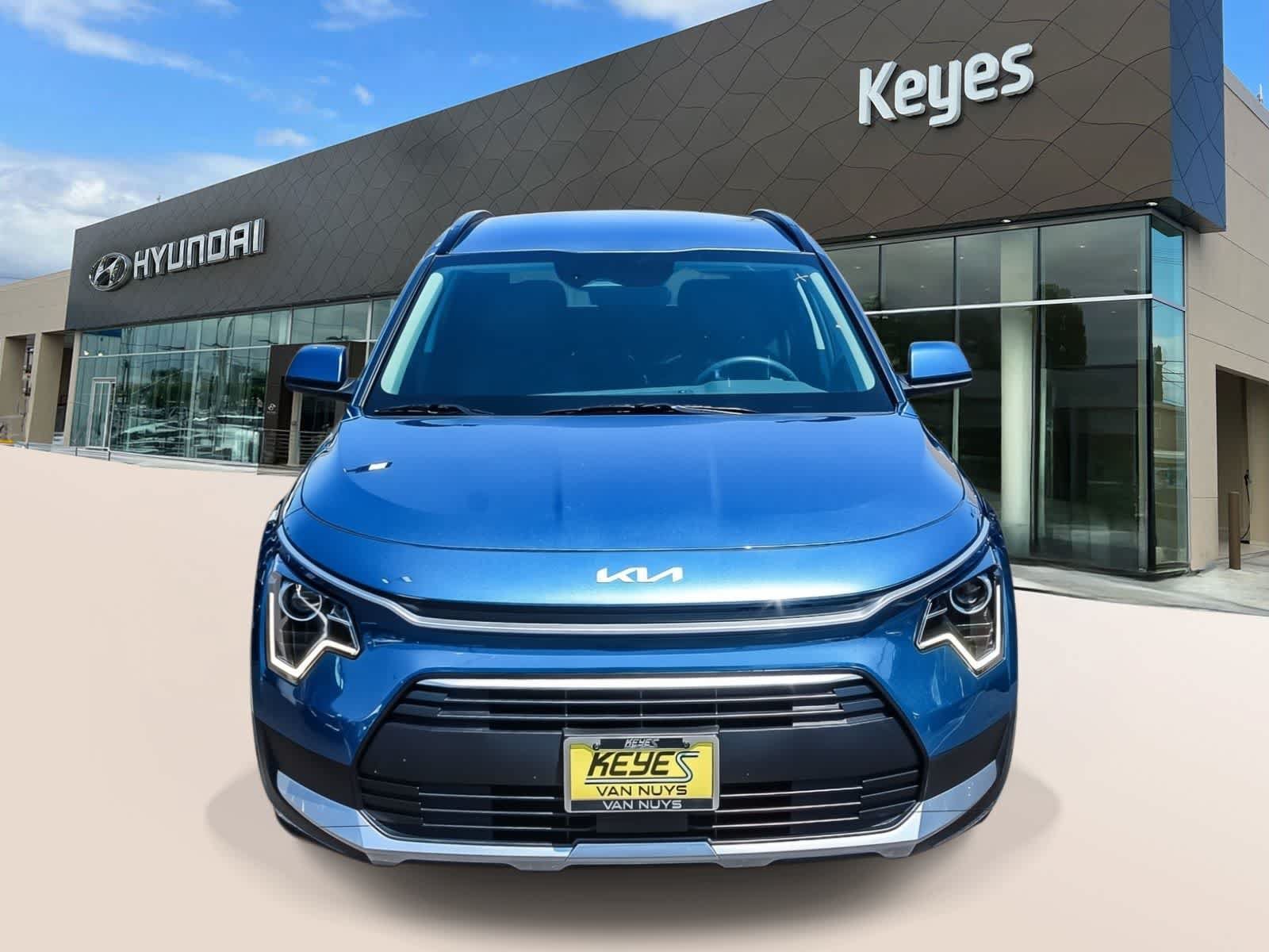 Used 2025 Kia Niro EX FWD image 2