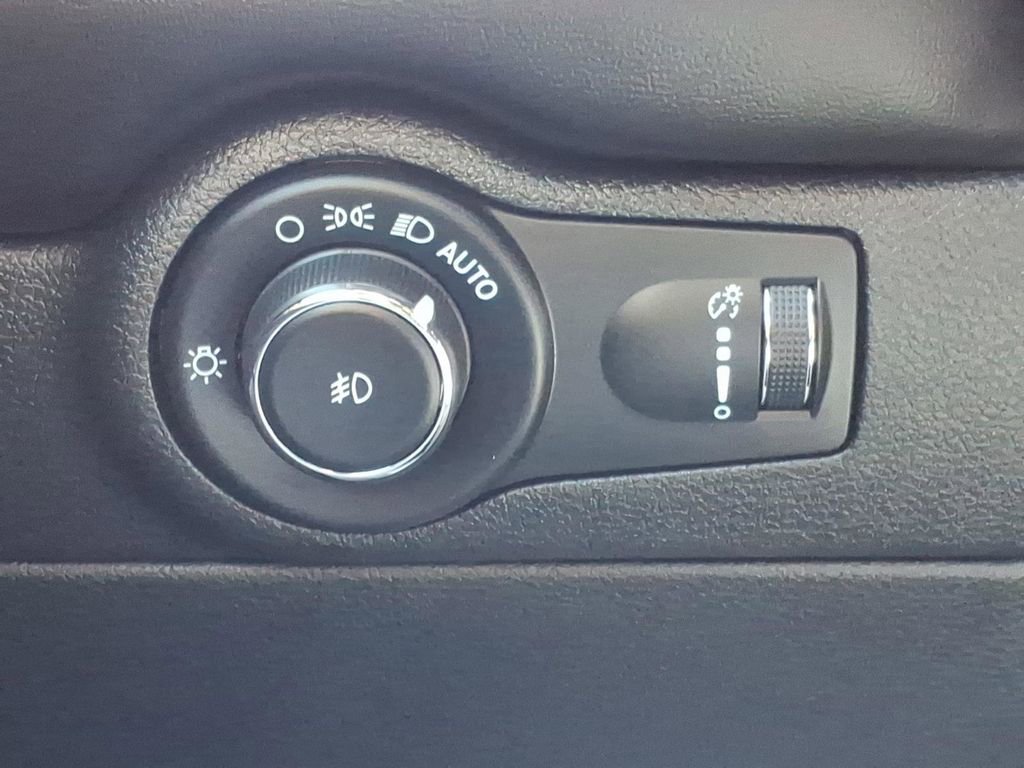 Used 2023 Dodge Durango R/T AWD/4WD image 16
