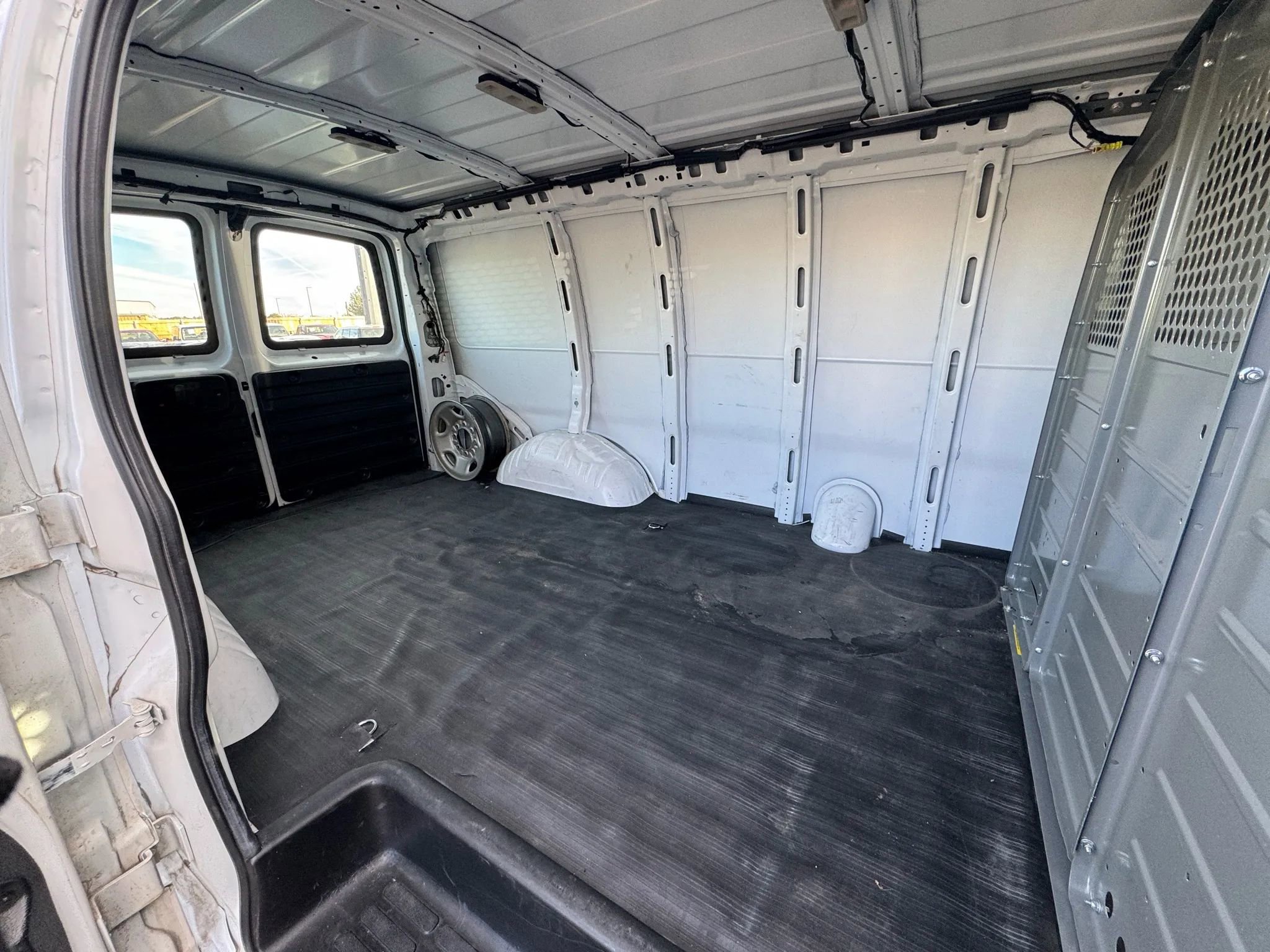 Used 2021 GMC Savana 2500 w/ Driver Convenience Package image 20