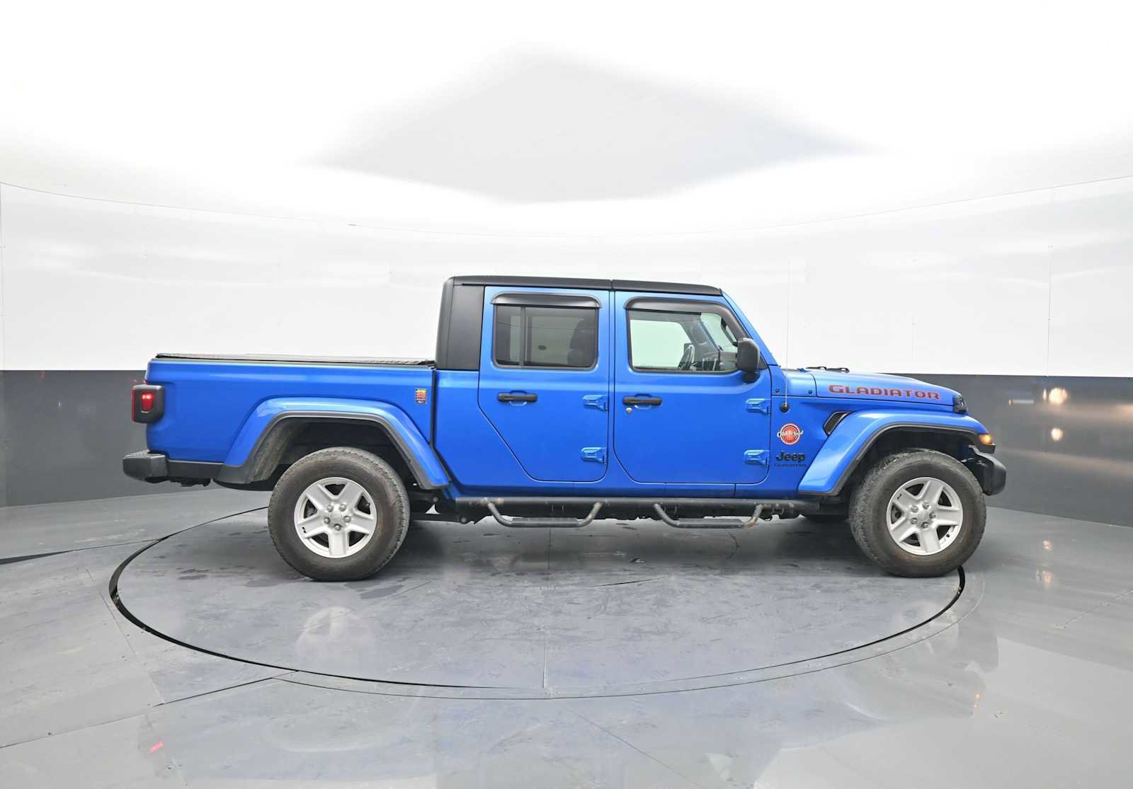 Used 2021 Jeep Gladiator Sport image 9