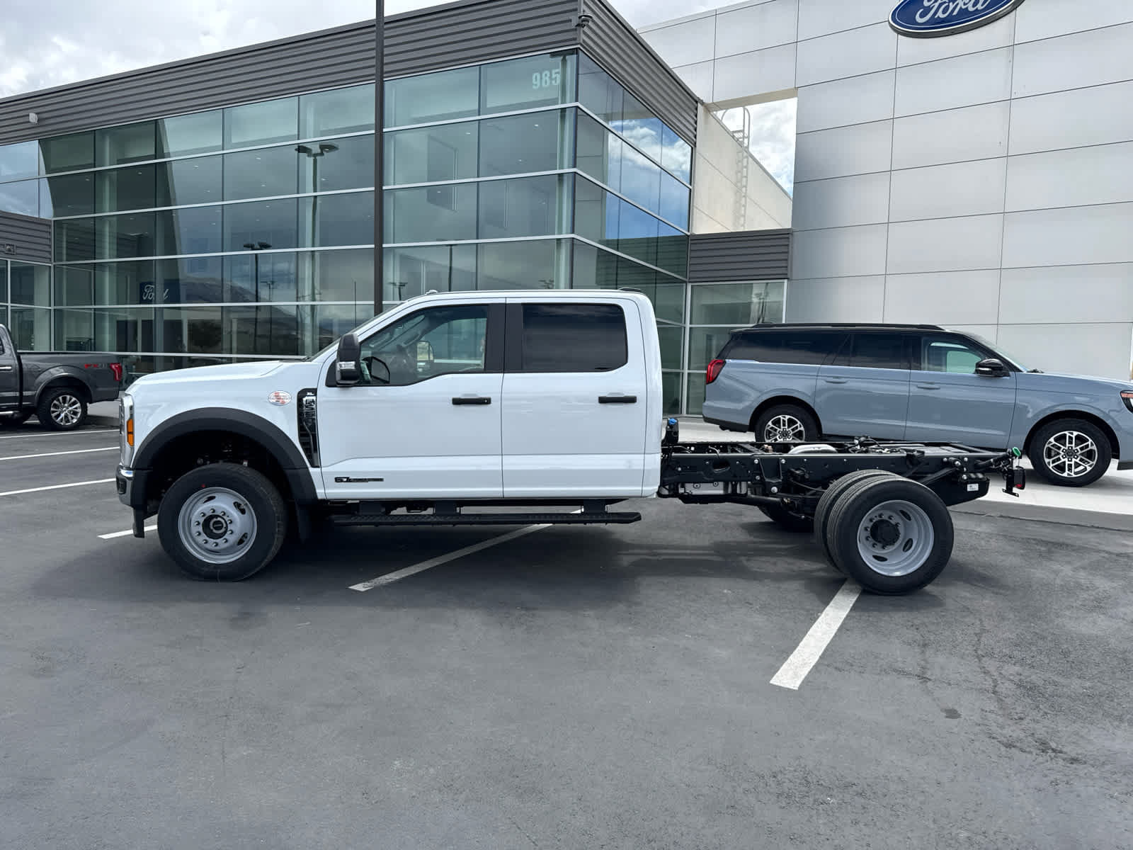 New 2026 Ford F550 4x4 Crew Cab Super Duty w/ XL Chrome Package image 11