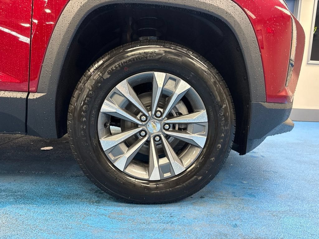 New 2026 Chevrolet Equinox LT FWD image 3
