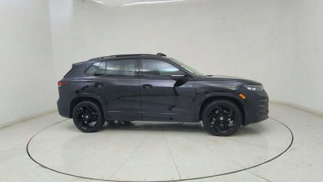 Used 2025 Volkswagen Tiguan SE R-Line image 61