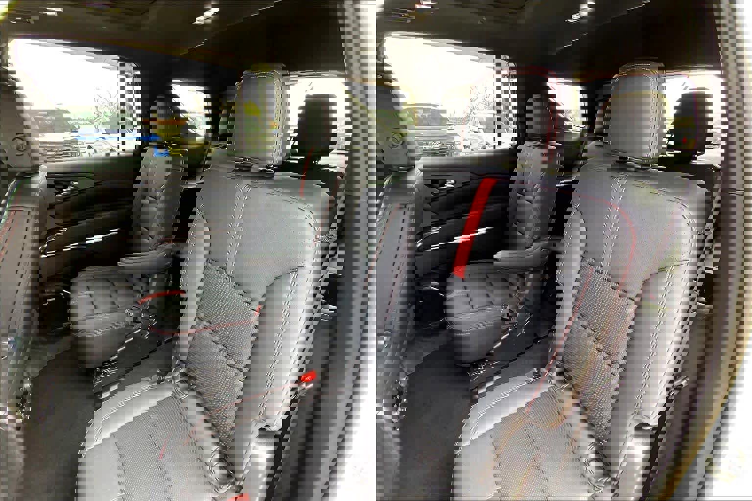 Used 2024 Chevrolet Traverse RS image 20