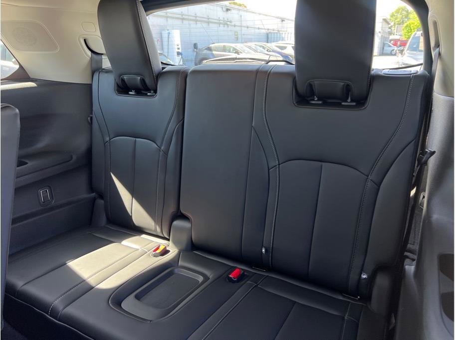 Used 2023 INFINITI QX60 Luxe w/ Cargo Package image 11