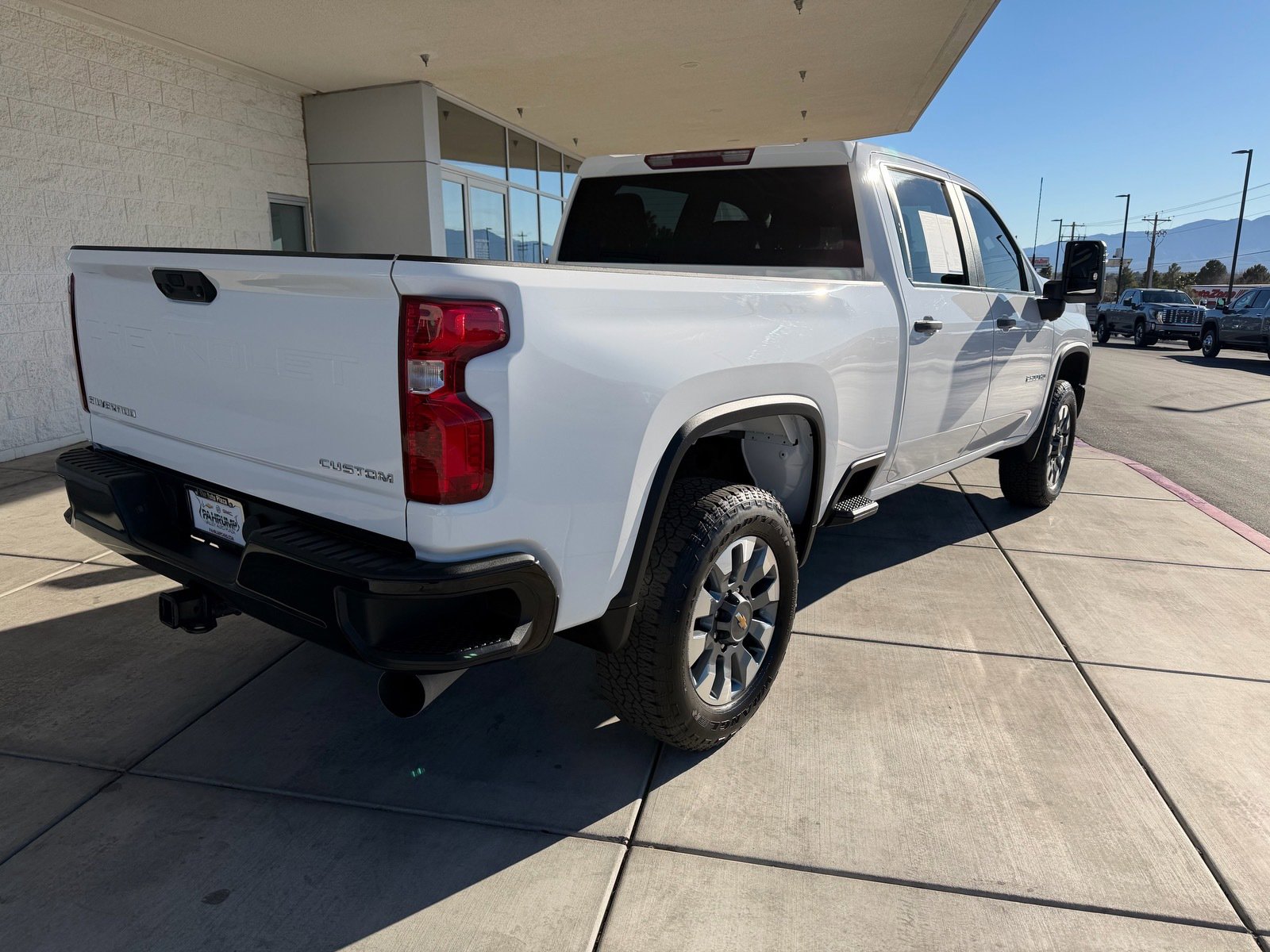 Used 2023 Chevrolet Silverado 2500 Custom w/ Custom Value Package image 3