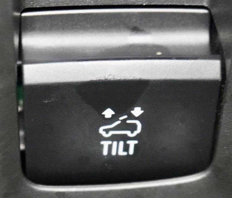 Used 2021 Cadillac Escalade Premium Luxury w/ Driver Assist Tech Package image 46