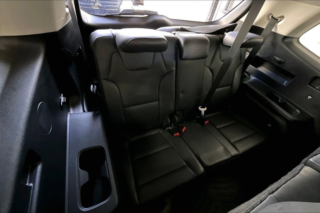 Used 2022 Kia Telluride EX image 16