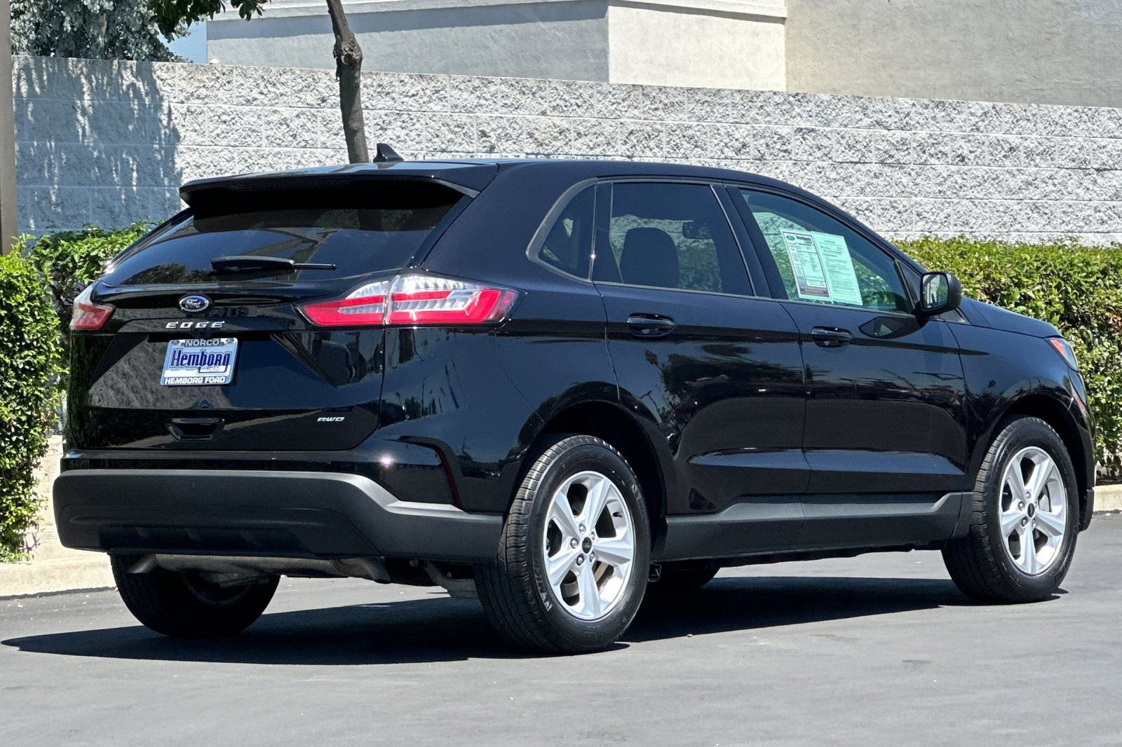 Used 2024 Ford Edge SE image 4