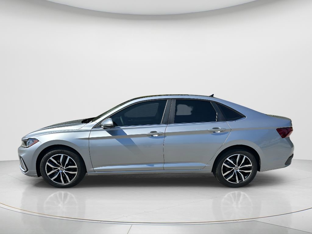 New 2026 Volkswagen Jetta SE image 2