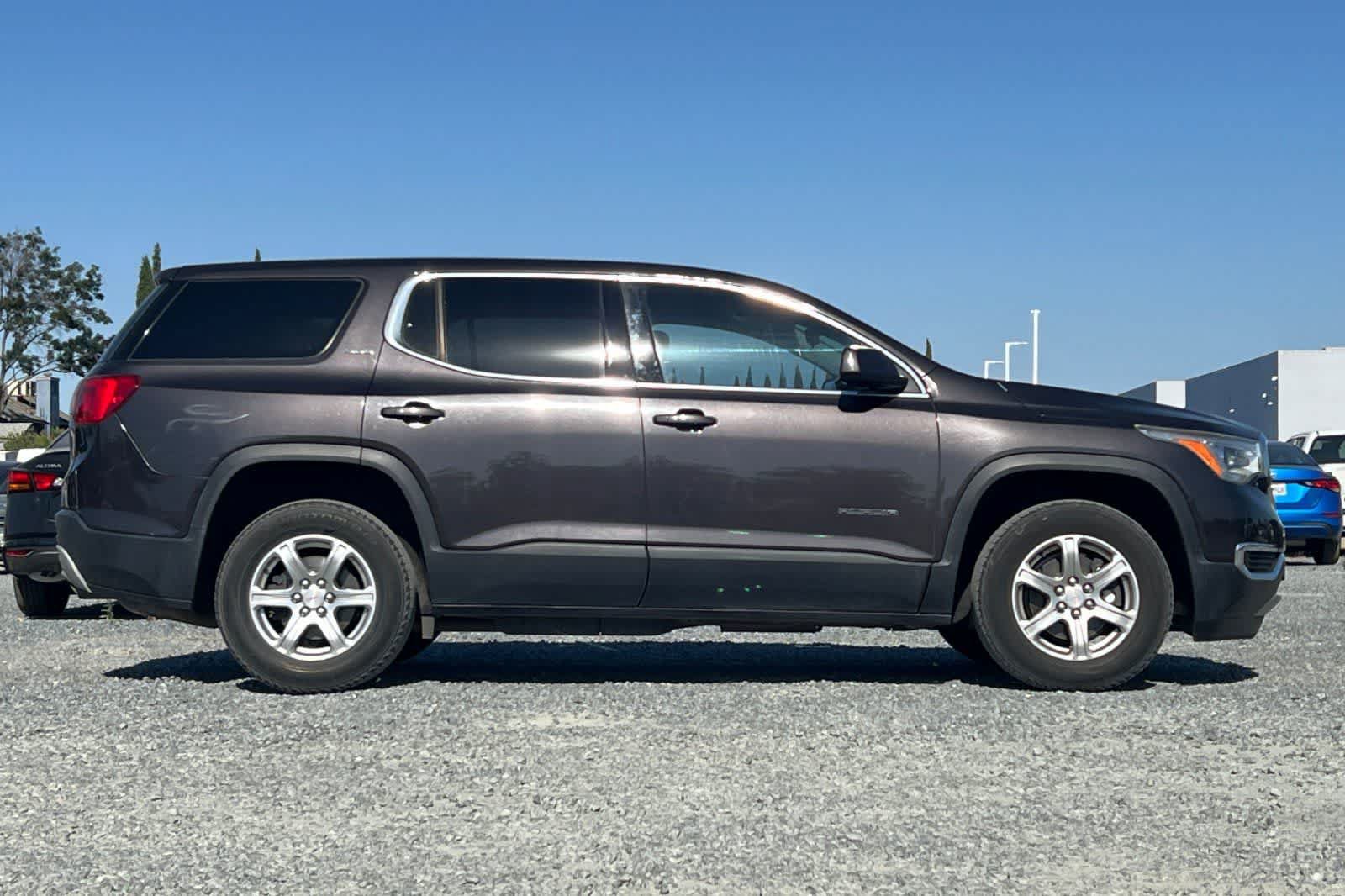 Used 2018 GMC Acadia SLE FWD image 9
