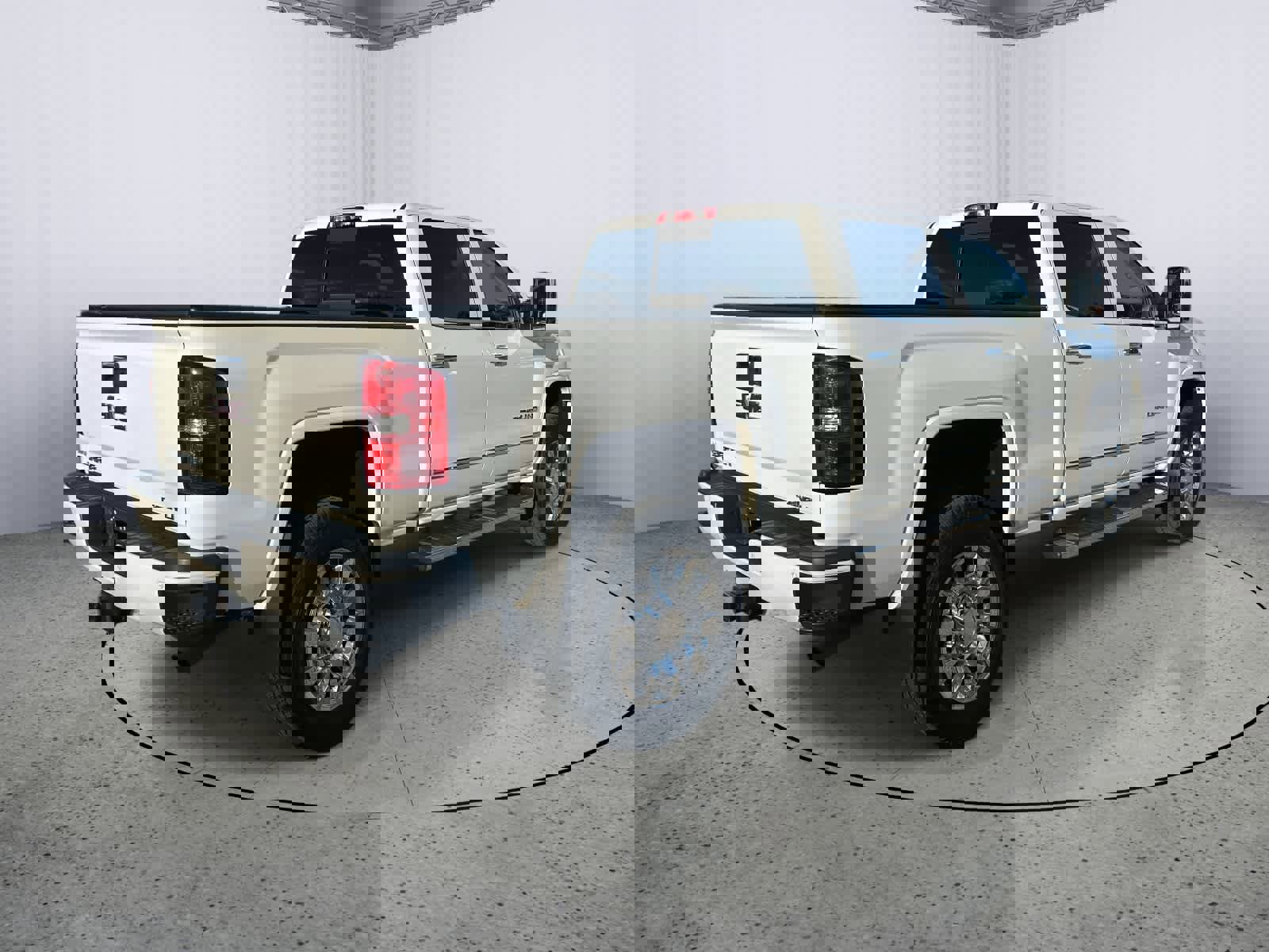 Used 2017 GMC Sierra 2500 Denali w/ Suspension Package, Off-Road image 3