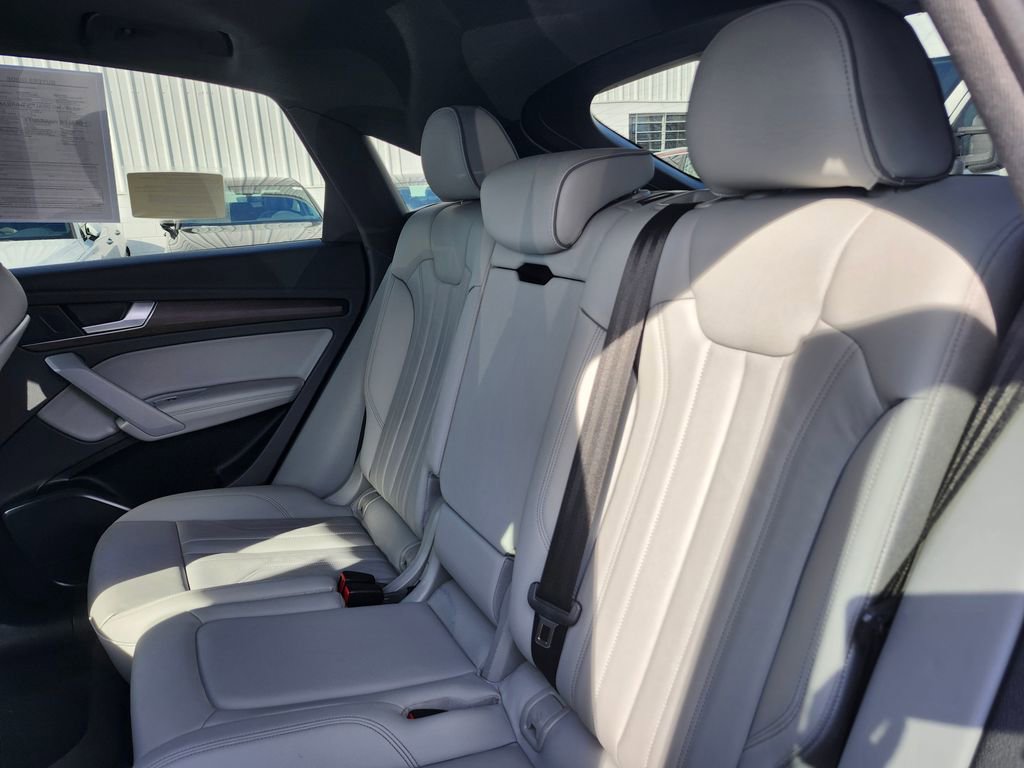 Certified 2022 Audi Q5 2.0T Premium Plus w/ Premium Plus Package AWD/4WD image 11