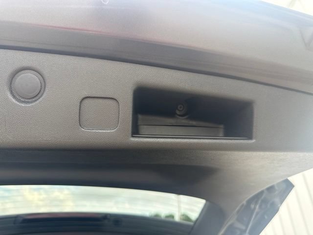 Used 2022 Chevrolet Equinox LT FWD image 12