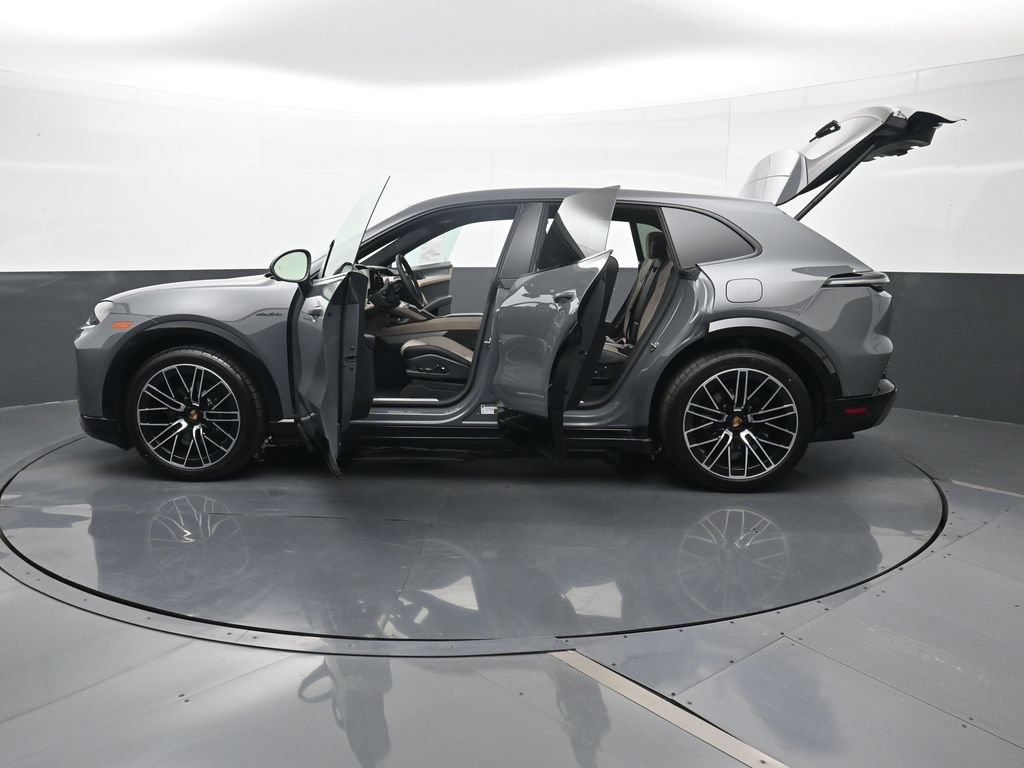 New 2026 Porsche Cayenne Electric AWD/4WD image 30