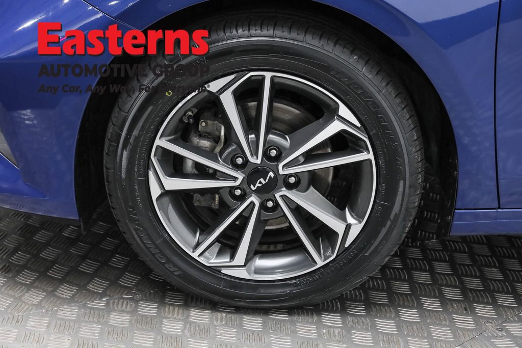 Used 2023 Kia Forte LXS image 32