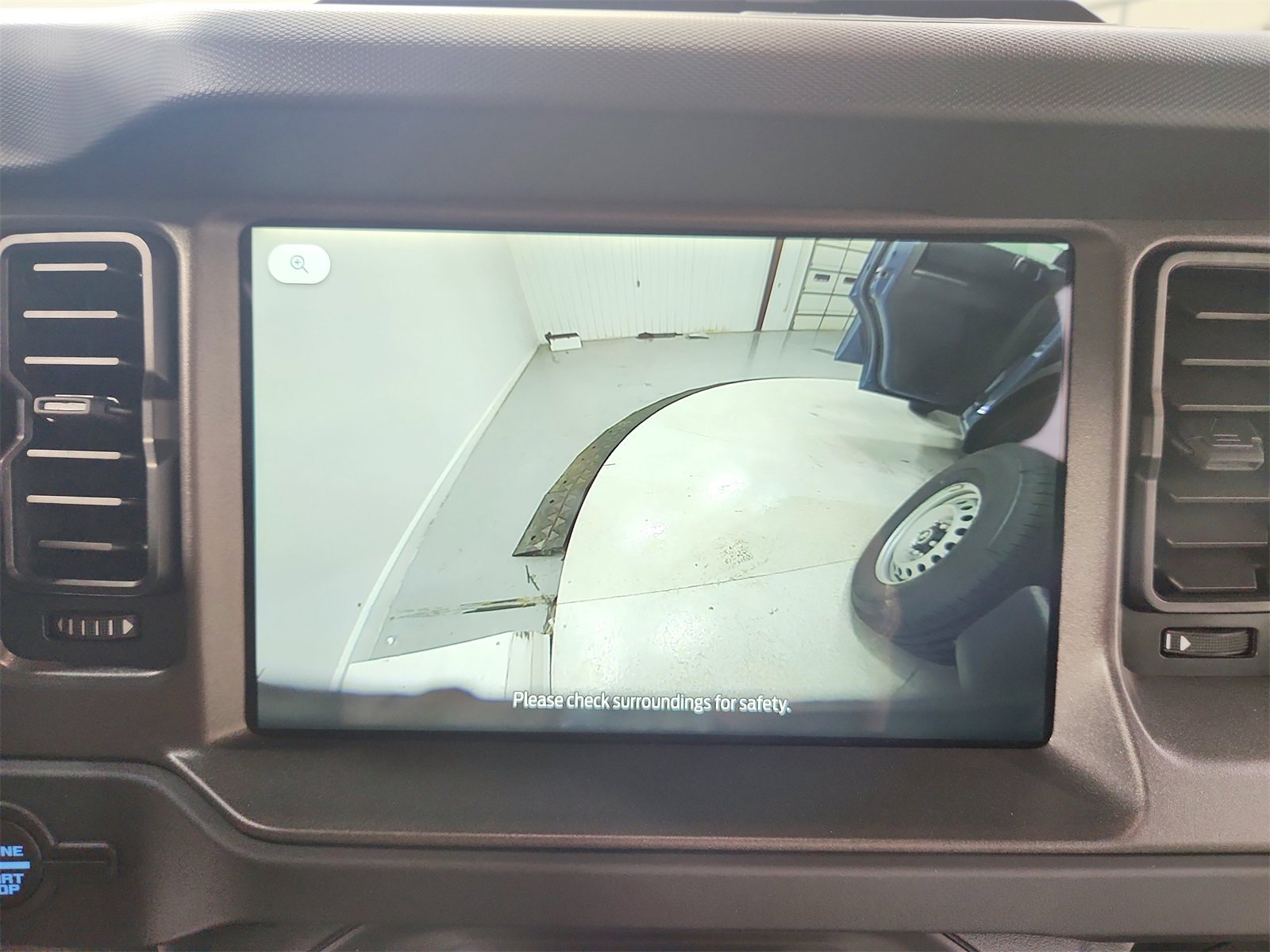 New 2025 Ford Bronco 4-Door image 28