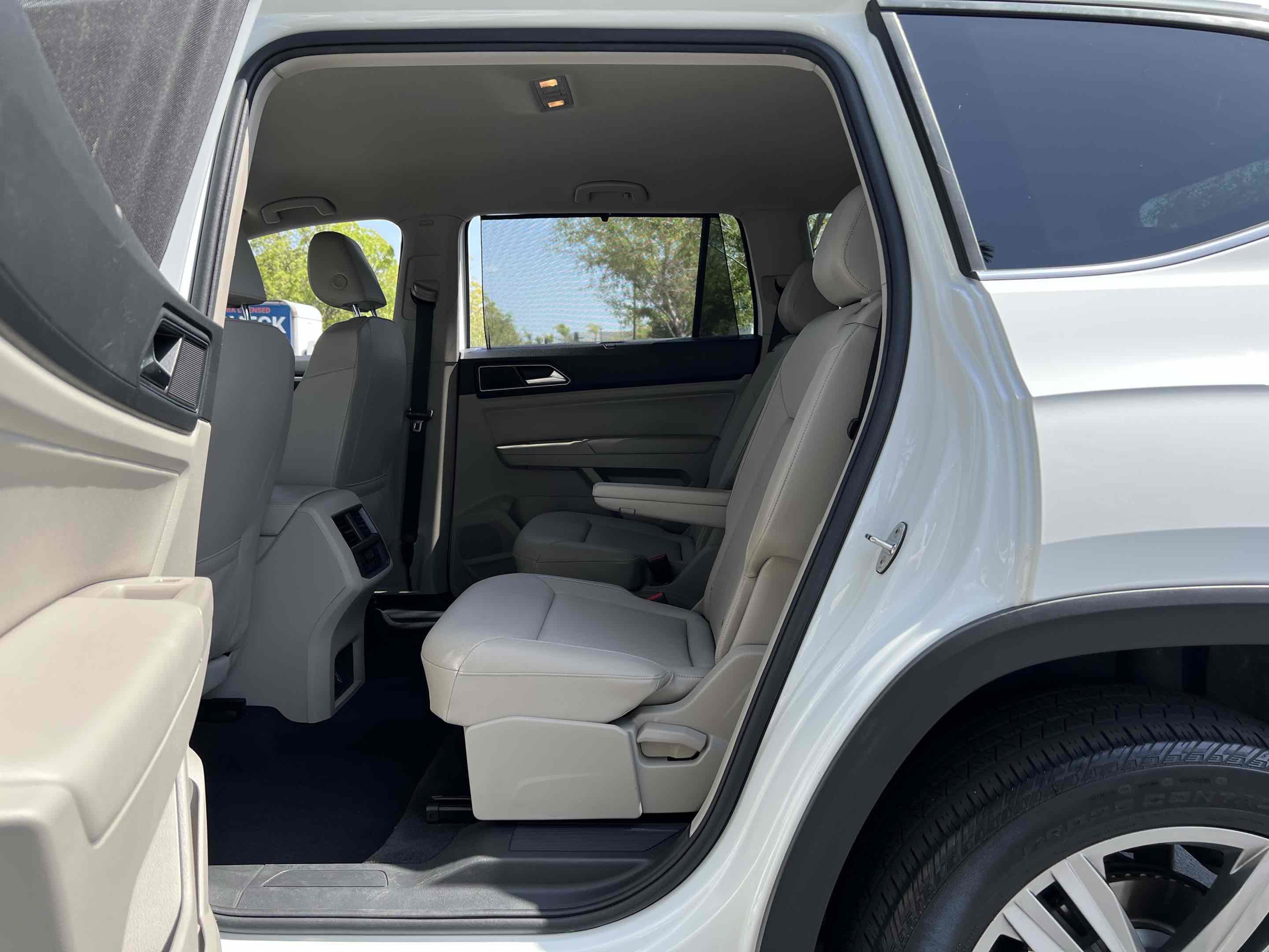 Used 2019 Volkswagen Atlas SE w/ Towing Package image 5
