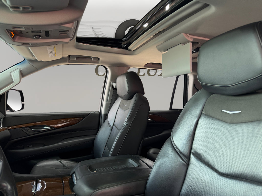 Used 2018 Cadillac Escalade Premium Luxury RWD image 9