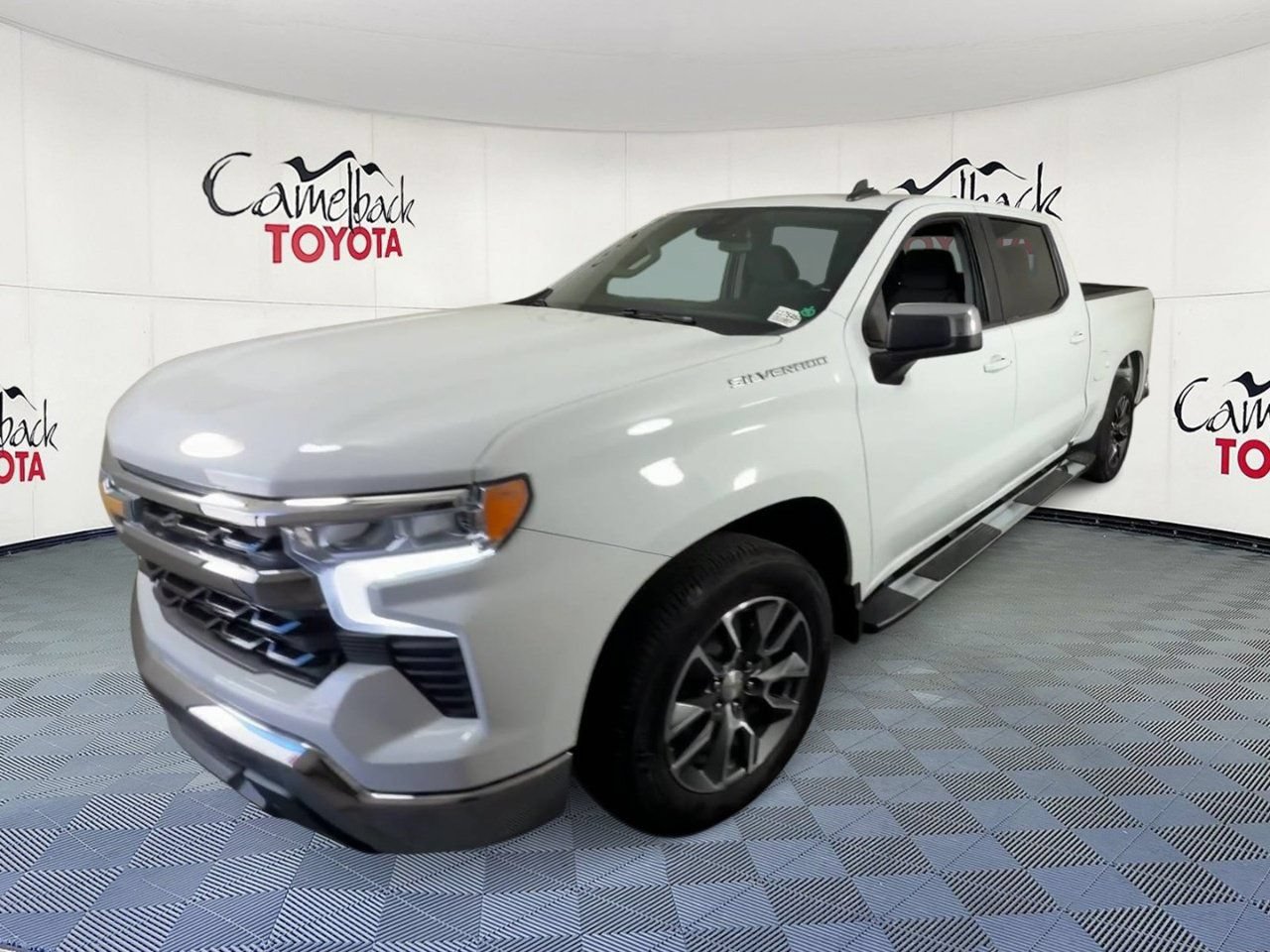 Used 2022 Chevrolet Silverado 1500 LT RWD image 7