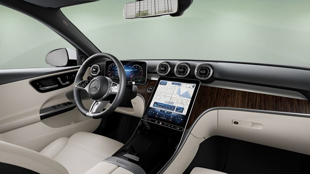 Used 2025 Mercedes-Benz C 300 Sedan image 41