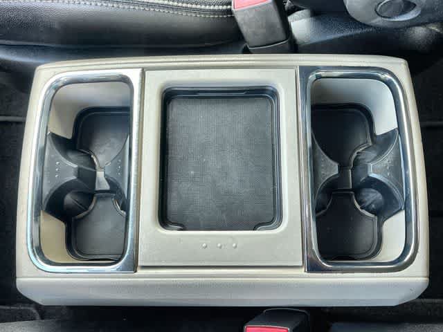 Used 2015 Chrysler Town & Country Touring w/ Driver Convenience Group FWD image 31