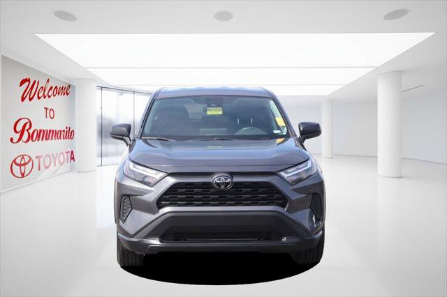 Certified 2023 Toyota RAV4 LE AWD/4WD image 4