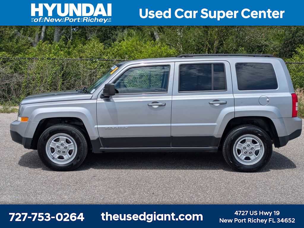 Used 2014 Jeep Patriot Sport w/ Power Value Group FWD image 2