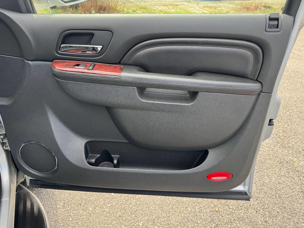 Used 2012 Cadillac Escalade Luxury image 47