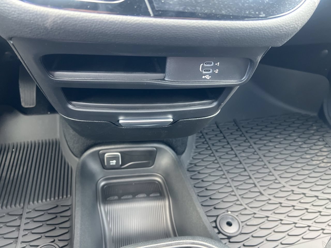 New 2026 Chrysler Pacifica Select w/ S Appearance Package FWD image 28