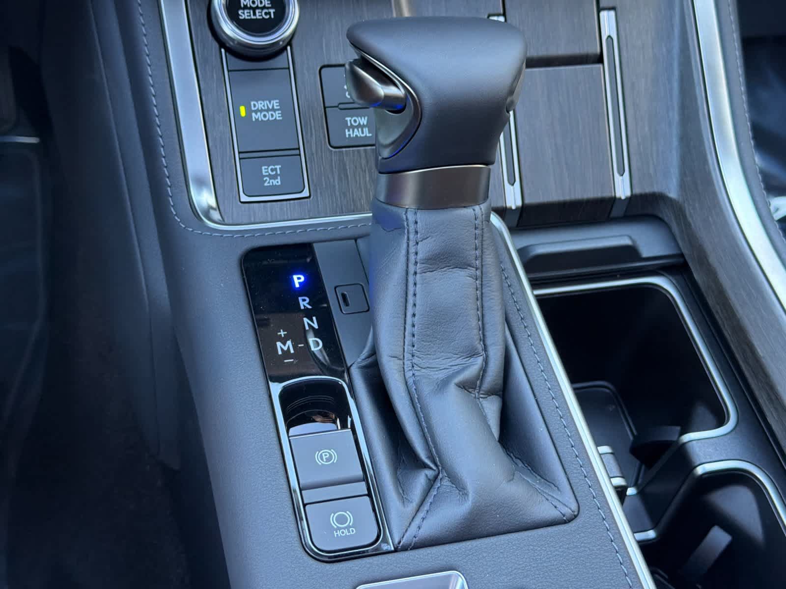 New 2026 Lexus GX 550 w/ Accessory Package (Z1) AWD/4WD image 24