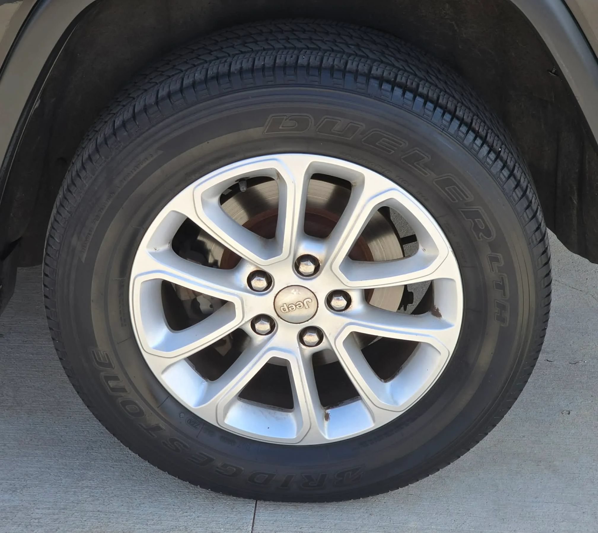 Used 2014 Jeep Grand Cherokee Laredo w/ Security & Convenience Group AWD/4WD image 30