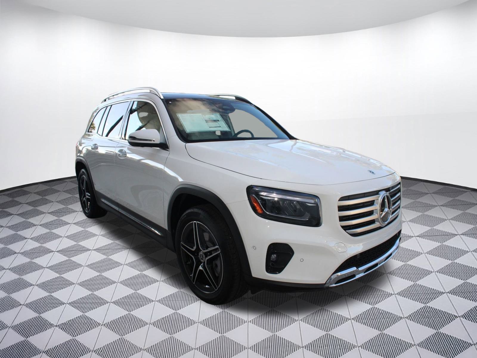 Used 2026 Mercedes-Benz GLB 250 image 7