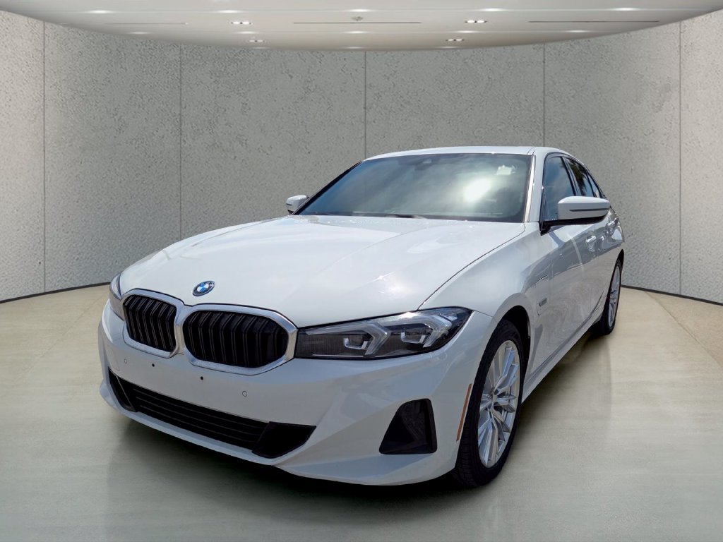 Used 2023 BMW 330e w/ Driving Assistance Package RWD image 11